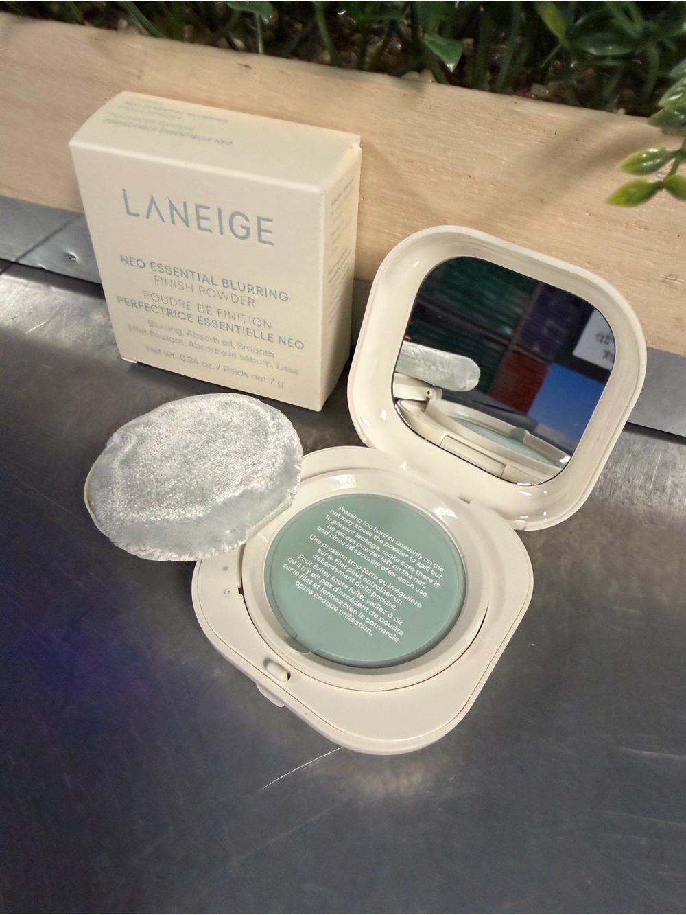 LANEIGE Neo Blurring Powder Compact (NEW!) - Picture 2 of 12